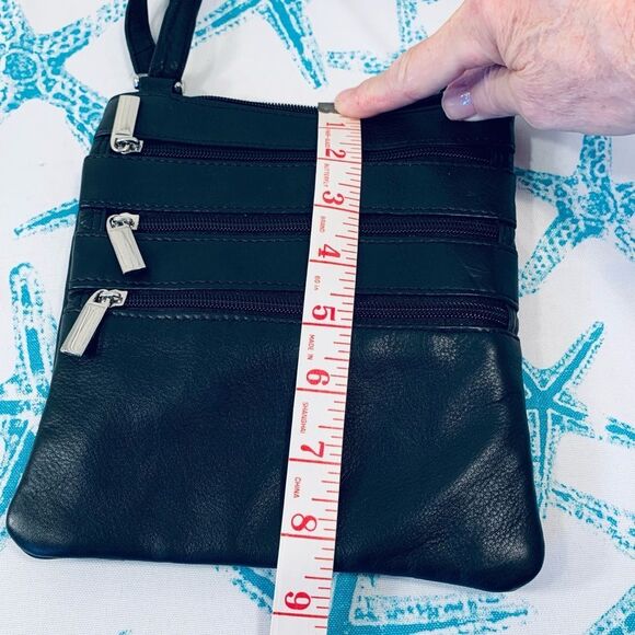 Black Crossbody Handbag - Picture 7 of 10